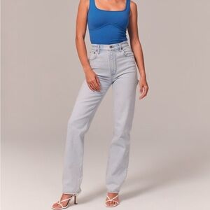 A&F Ultra High Rise 90s Straight Carpenter Jean